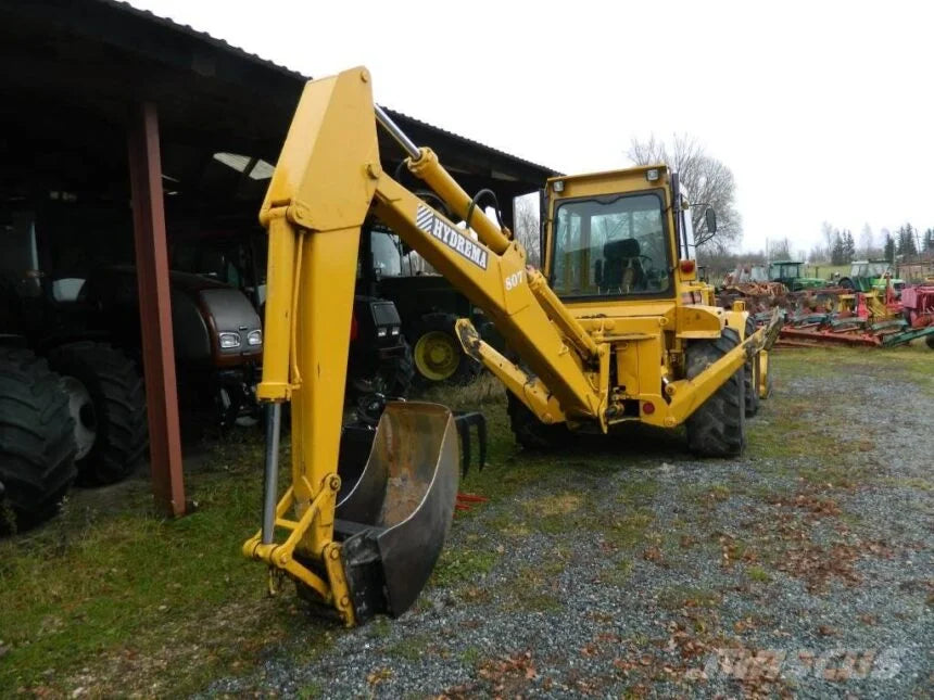 Tractopelle HYDREMA 807 de 1984 en bon état de fonctionnement