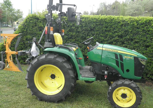 John Deere 3038E est un tracteur neuf, conçu pour offrir puissance