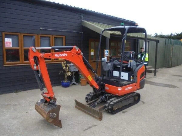 Mini-Pelle Kubota KX 015-4 avec 3 Godets (2018) - 1,5 Tonnes