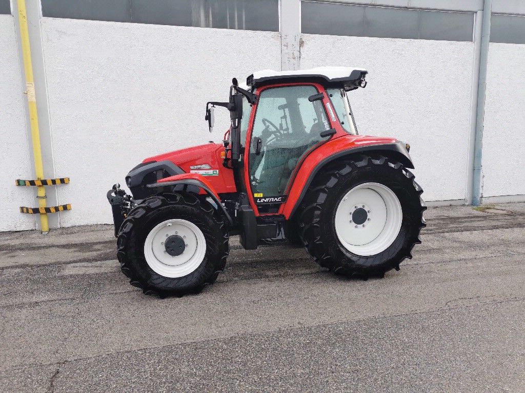 Lindner Lintrac 110 est un tracteur agricole moderne et polyvalent