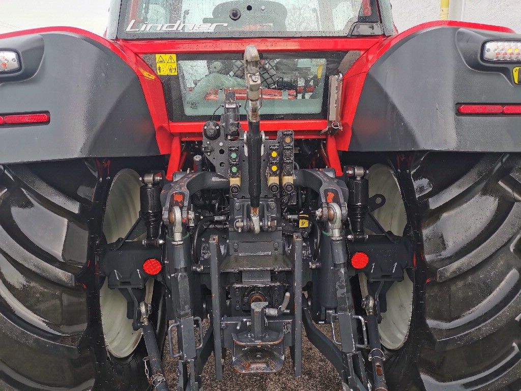 Lindner Lintrac 110 est un tracteur agricole moderne et polyvalent