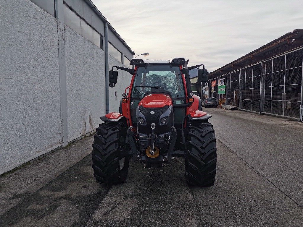 Lindner Lintrac 110 est un tracteur agricole moderne et polyvalent